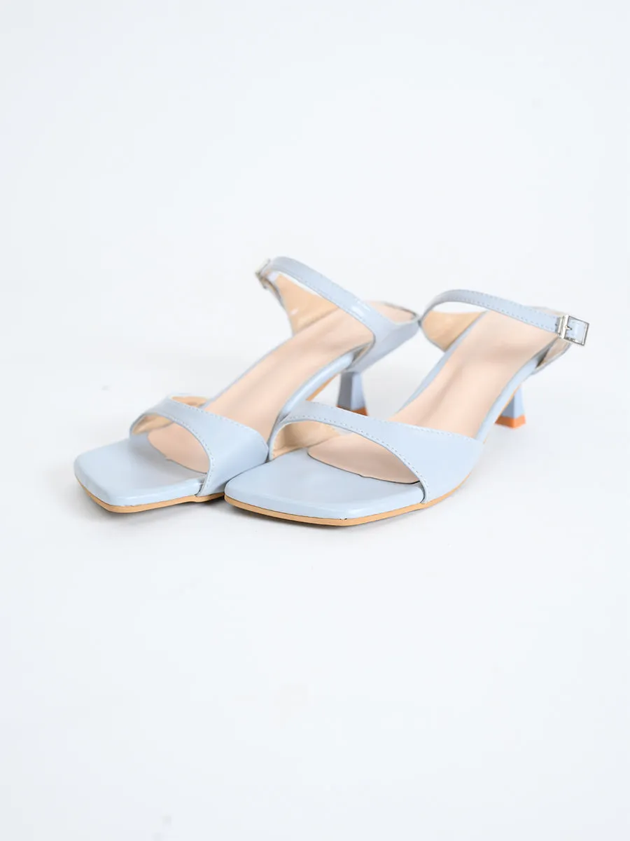 BASIC Ricoa Buckle Heels