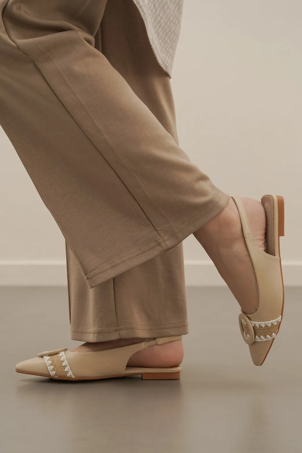 BRODERIE PUMPS