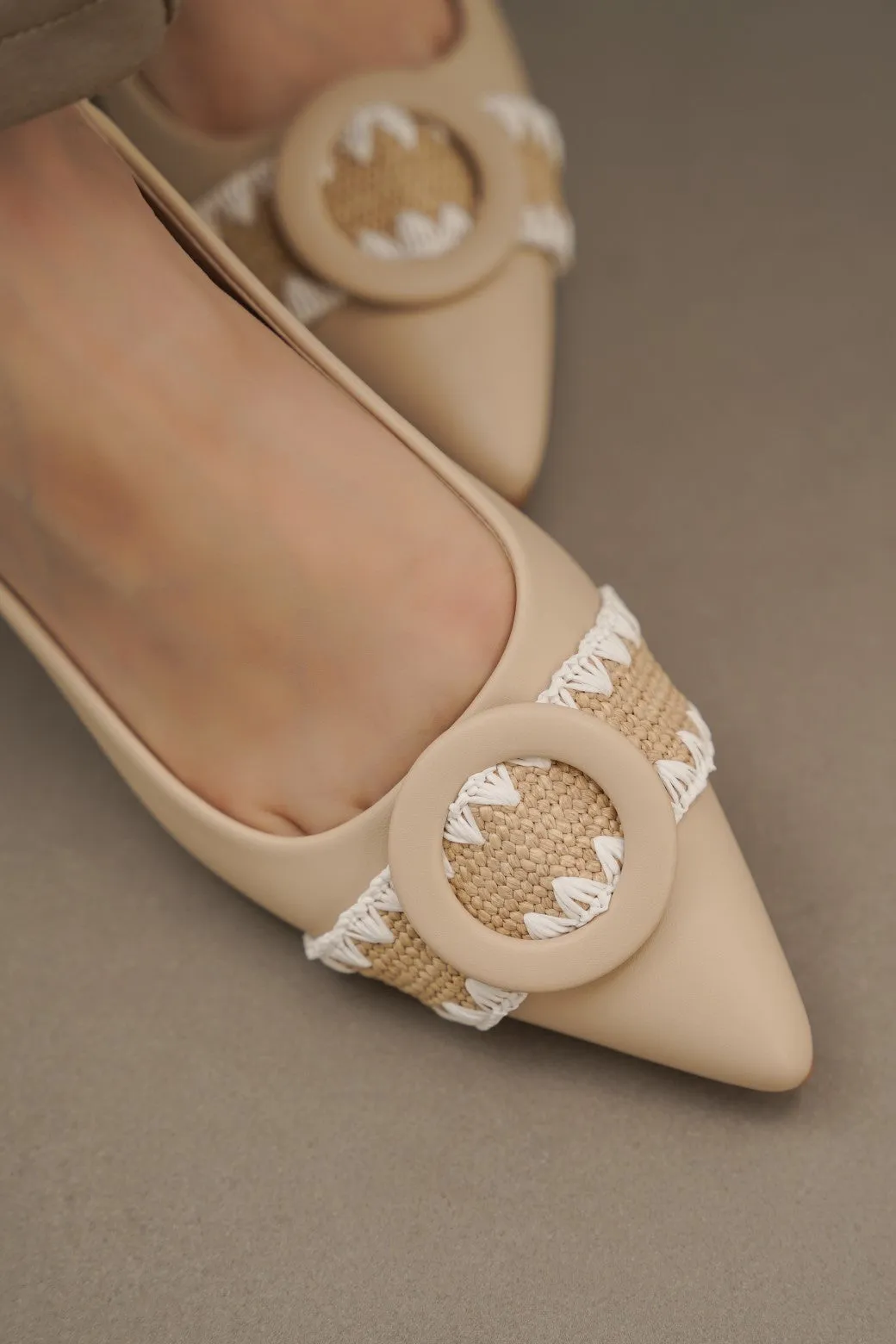 BRODERIE PUMPS