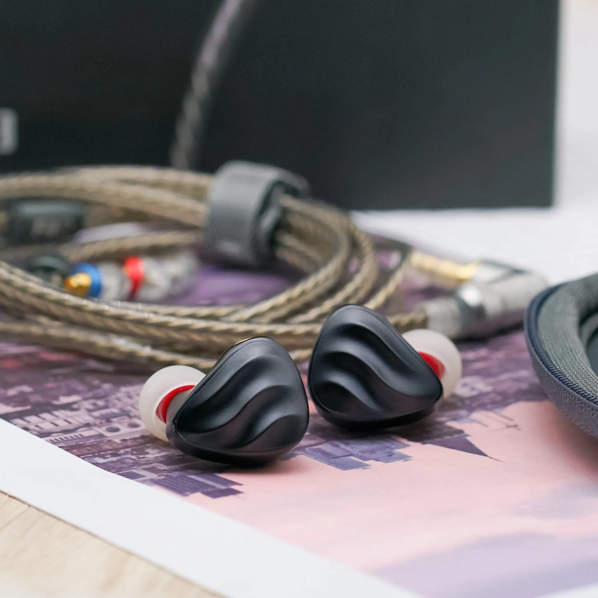 FiiO FH3 Beryllium-Plated DD  Knowles BAs IEMs