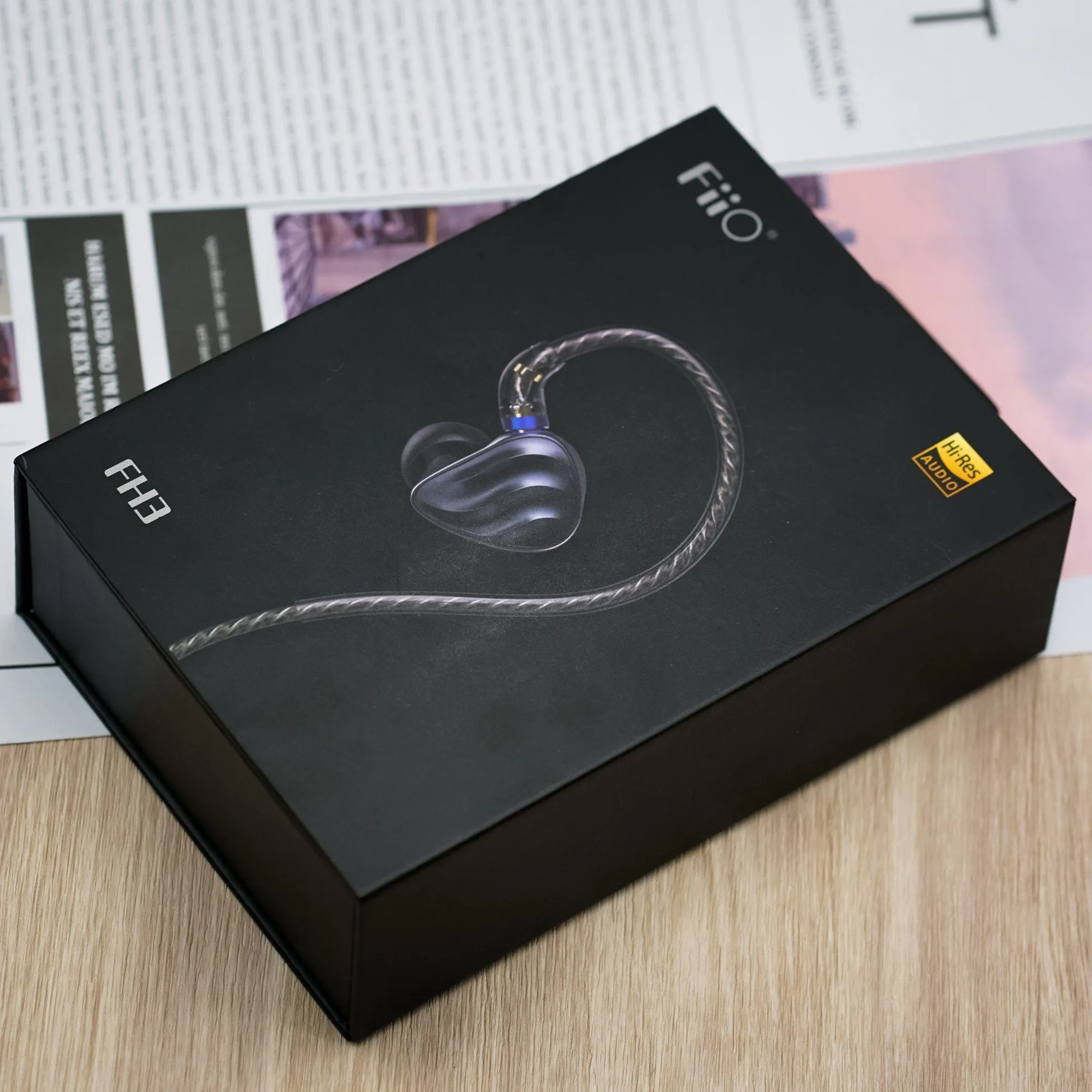 FiiO FH3 Beryllium-Plated DD  Knowles BAs IEMs