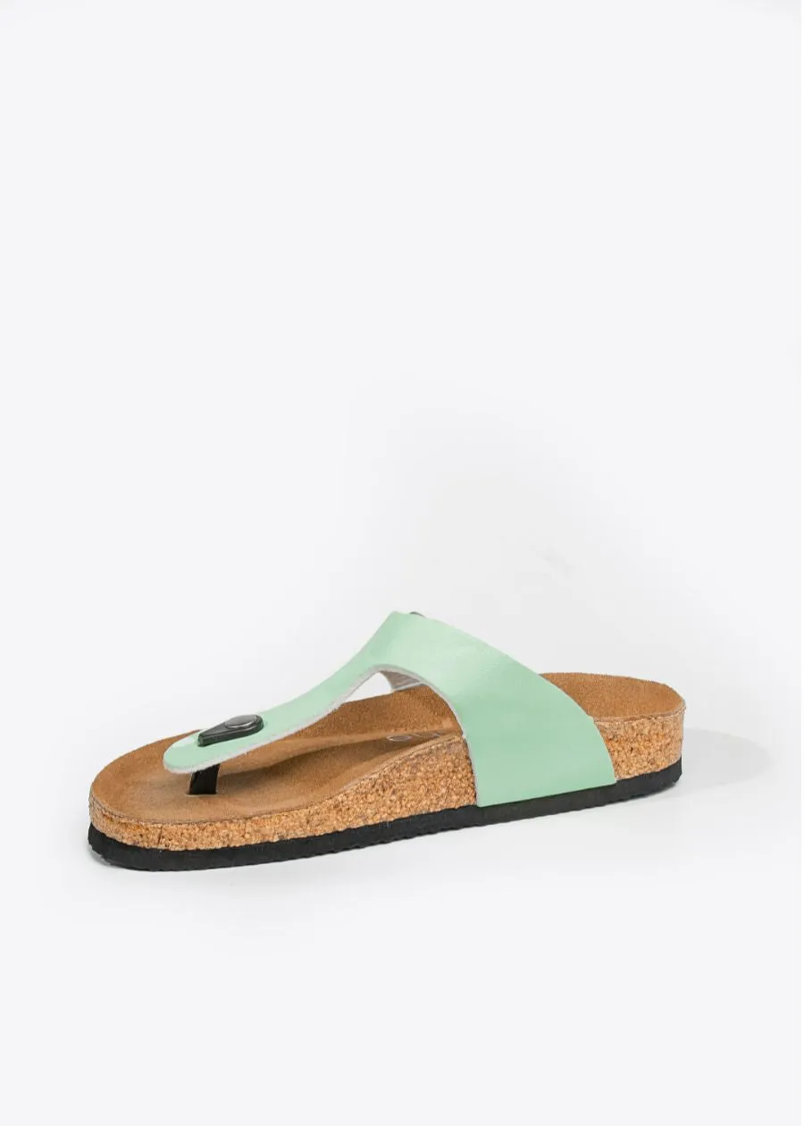 Wander: women's slide